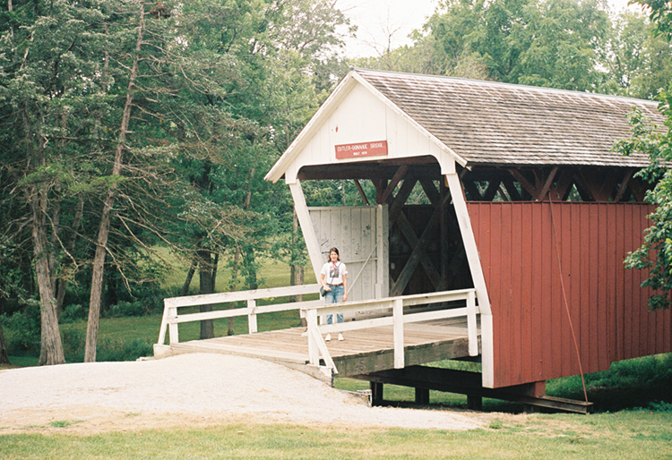 2021 film photo taken on a Pentax K1000 in Iowa by graphic designer Abbi Roush.