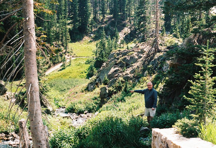 2021 film photo taken on a Pentax K1000 in Wyoming by graphic designer Abbi Roush.