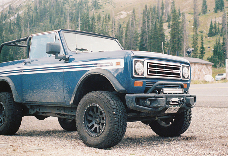 2021 film photo taken on a Pentax K1000 in Wyoming by graphic designer Abbi Roush.